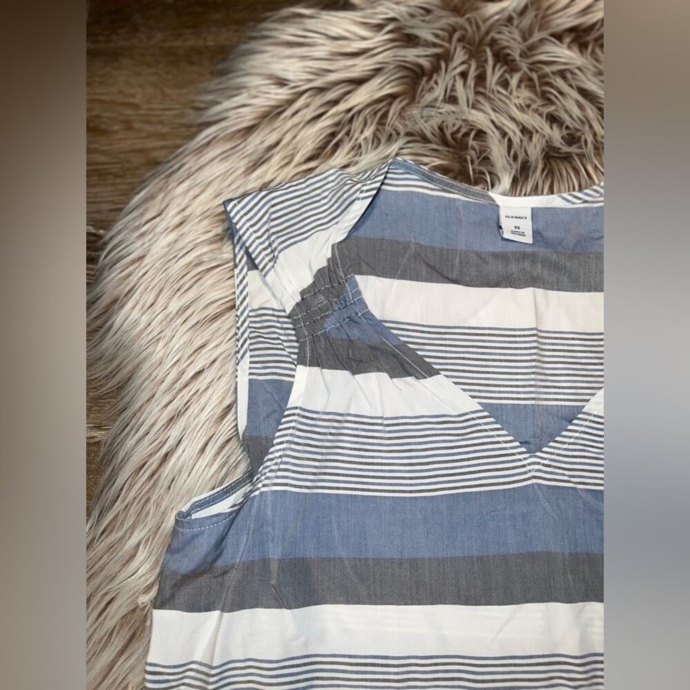 Old navy women’s shirt - Picture 2 of 6